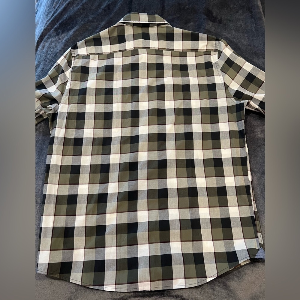 Men’s long sleeve button down - Picture 4 of 5